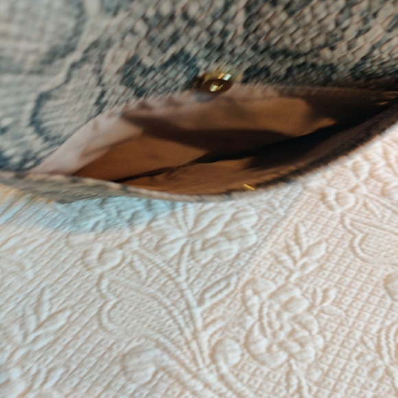 Nicole Miller NM Randy Crossbody Faux Python Snake Look New With Tags - Picture 5 of 12